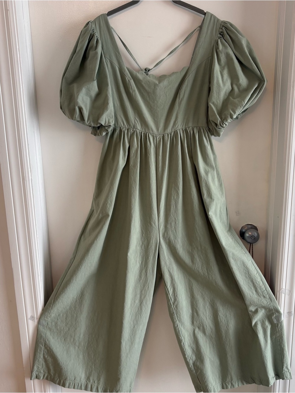 Anthropologie MABLE Long Green Puff Sleeve Scallop Neck Jumpsuit! Medium
